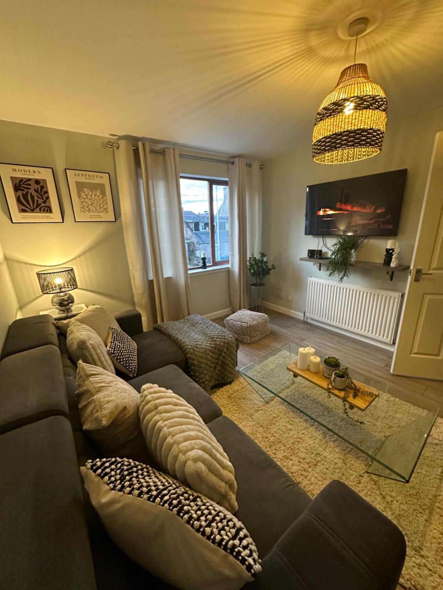 Lovely Modern 2 Bedrom Unit Close To City Center Dalneigh Εξωτερικό φωτογραφία